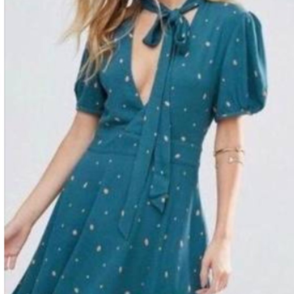 Free people Abbie Fit and Flare Midi Dress V-neck 100% Viscose Size 6 Reversible